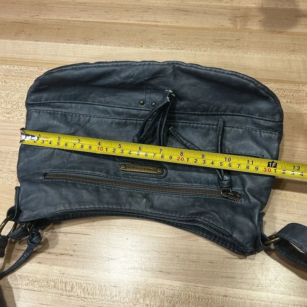 outer crossbody pockets