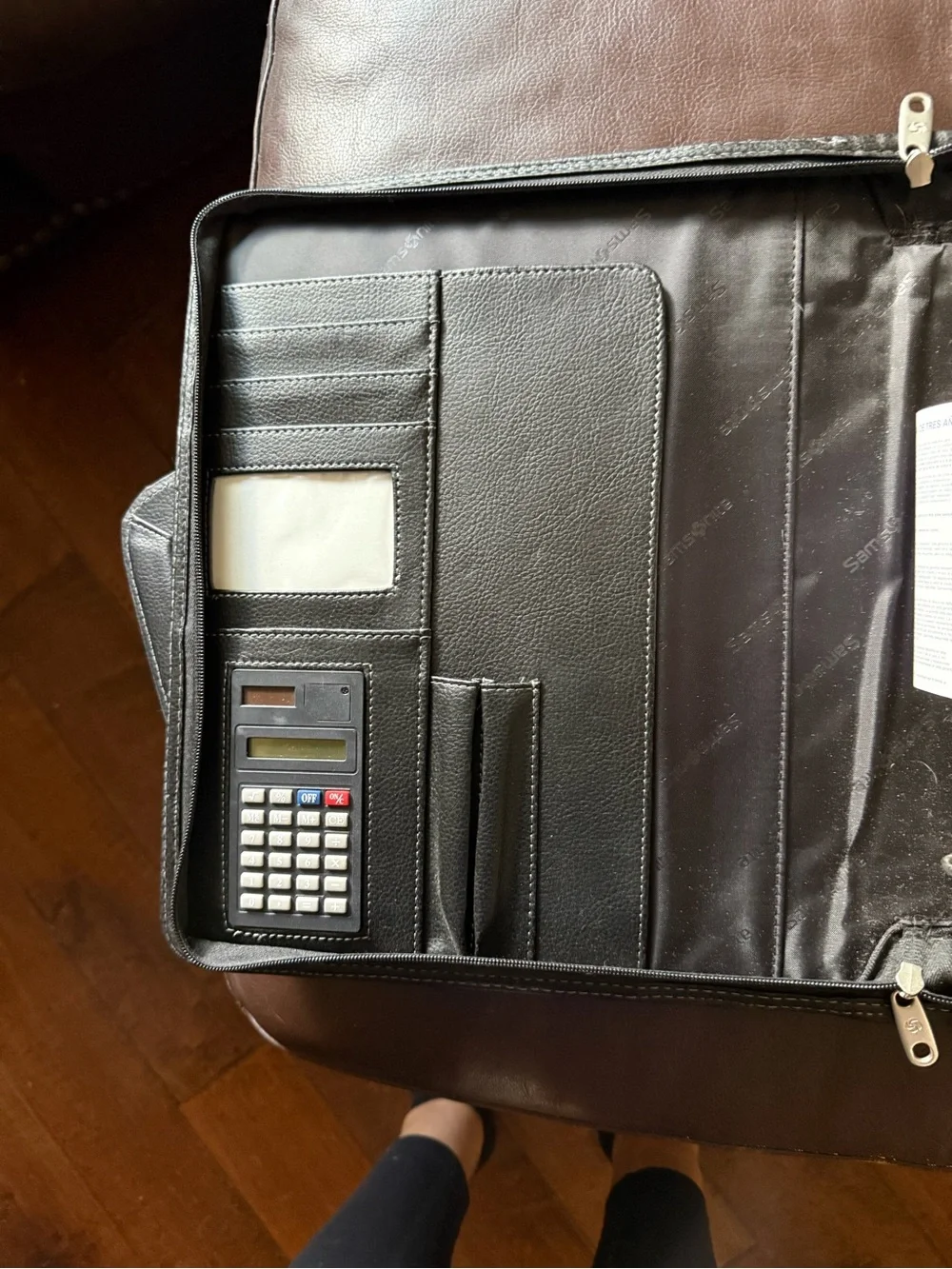 Samsonite sleek black