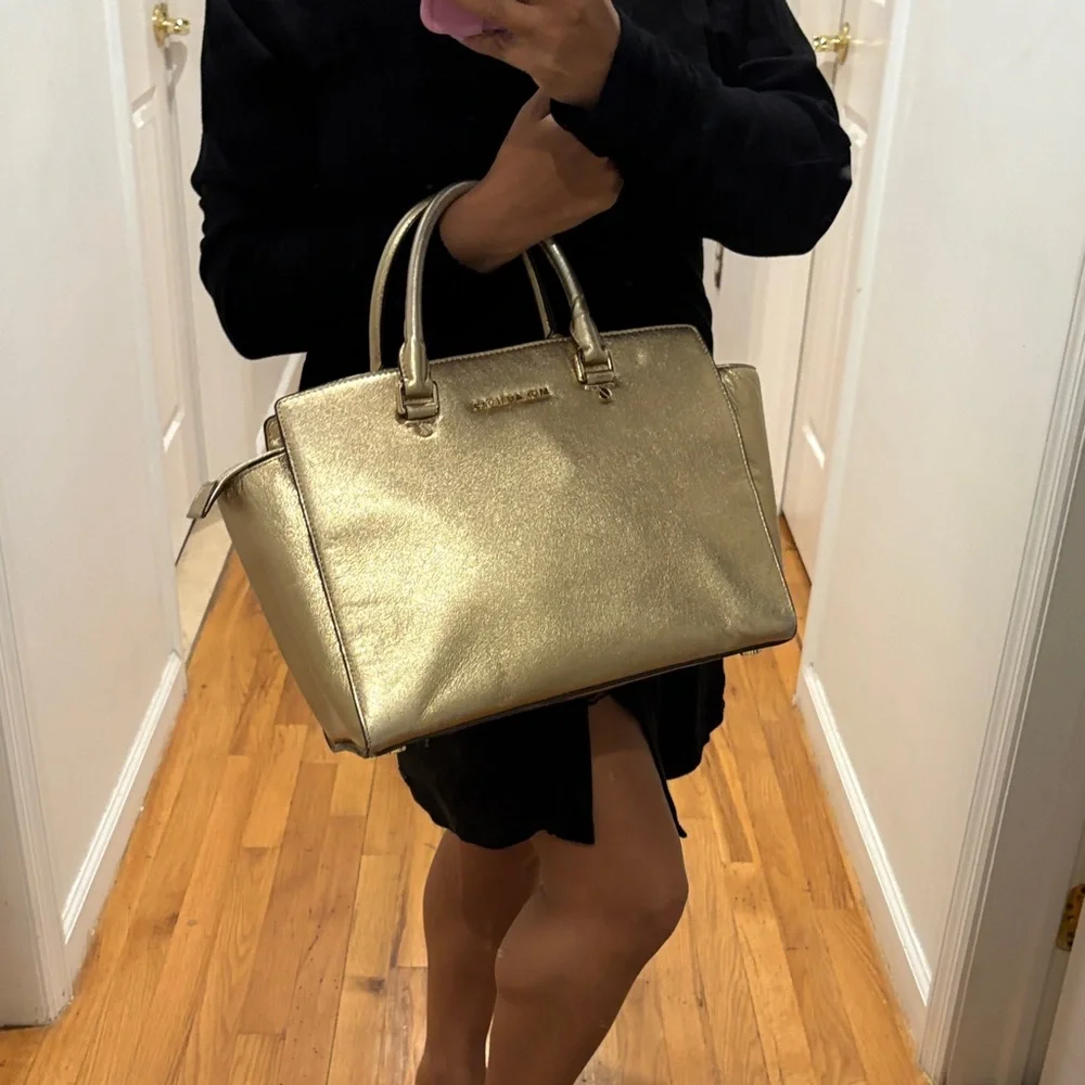 Michael Kors SELMA large Gold Tote