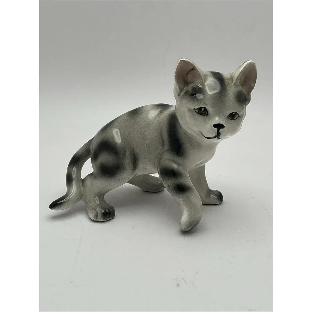 Vintage Japan CAT- Gray Tiger Striped Cat‎ Figurine