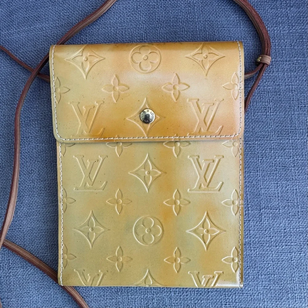 Louis Vuitton Vernis monogram Kenmare Yellow