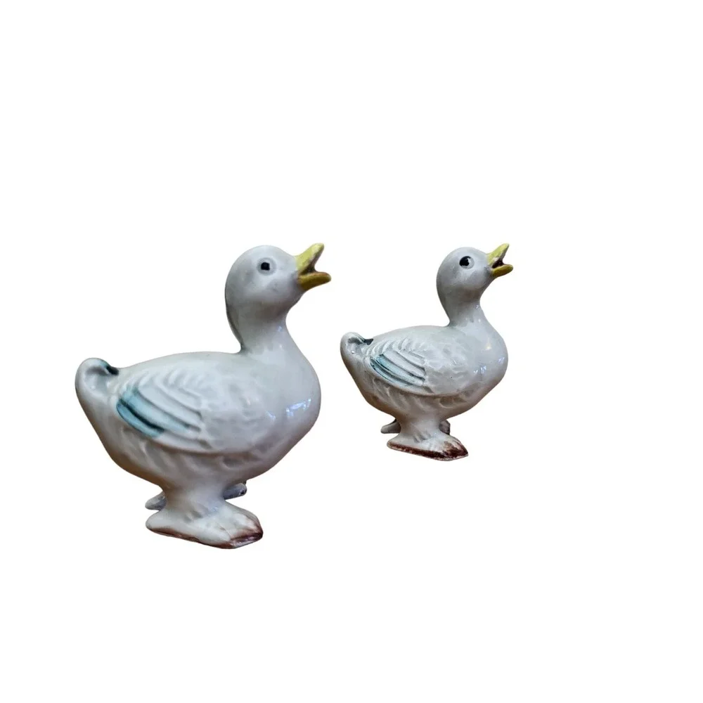 Pair of 2 Vintage Handpainted Duck Figurines‎ Japan 2.5