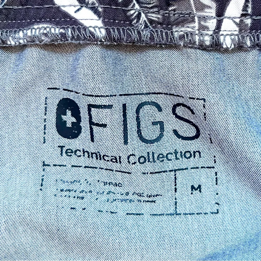 Figs Men’s Technical Collection Straight Leg Cargo Pants in Gray. Sz Medium