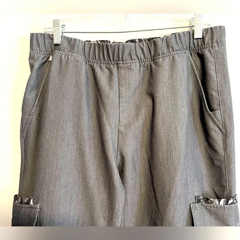 Figs Men’s Technical Collection Straight Leg Cargo Pants in Gray. Sz Medium