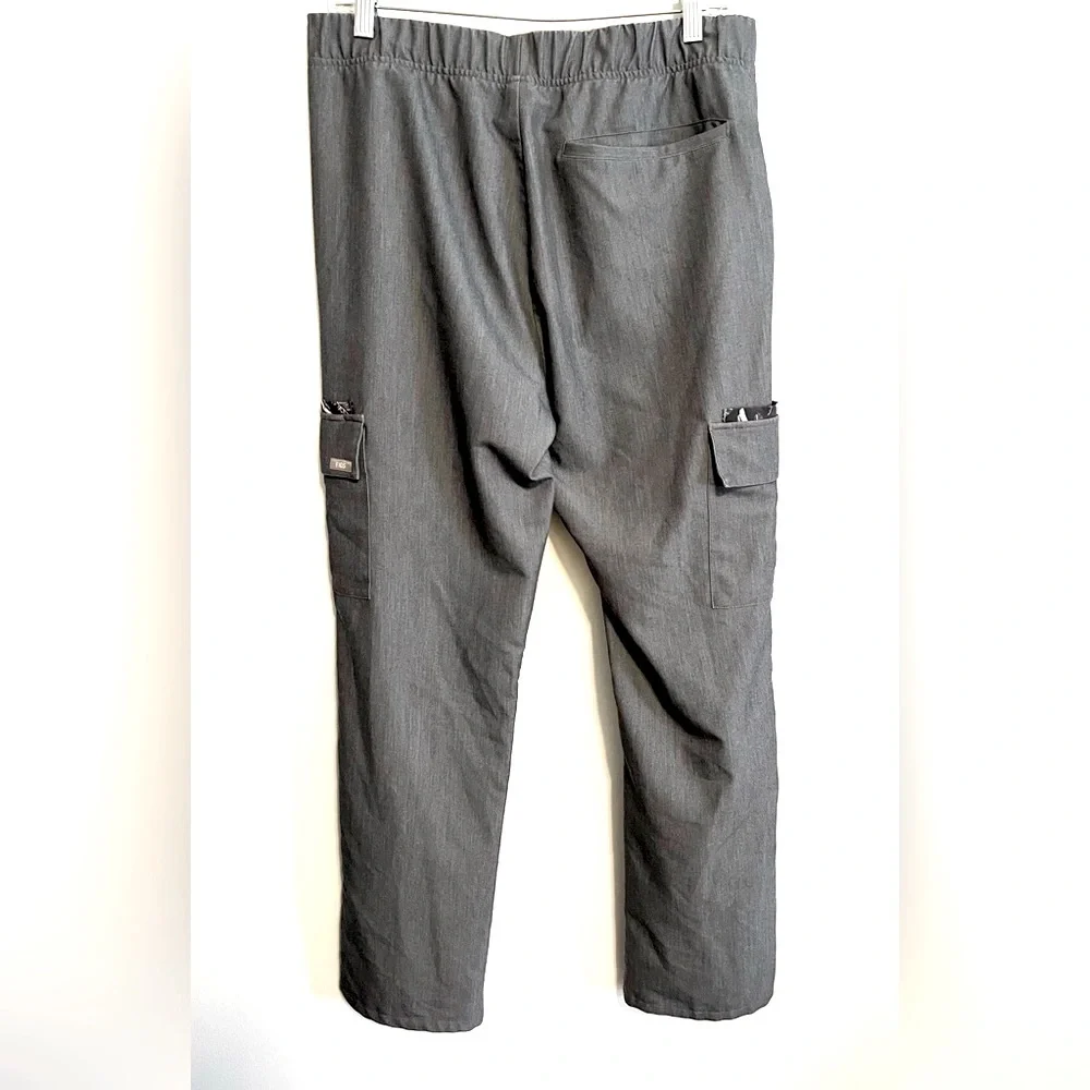 Figs Men’s Technical Collection Straight Leg Cargo Pants in Gray. Sz Medium