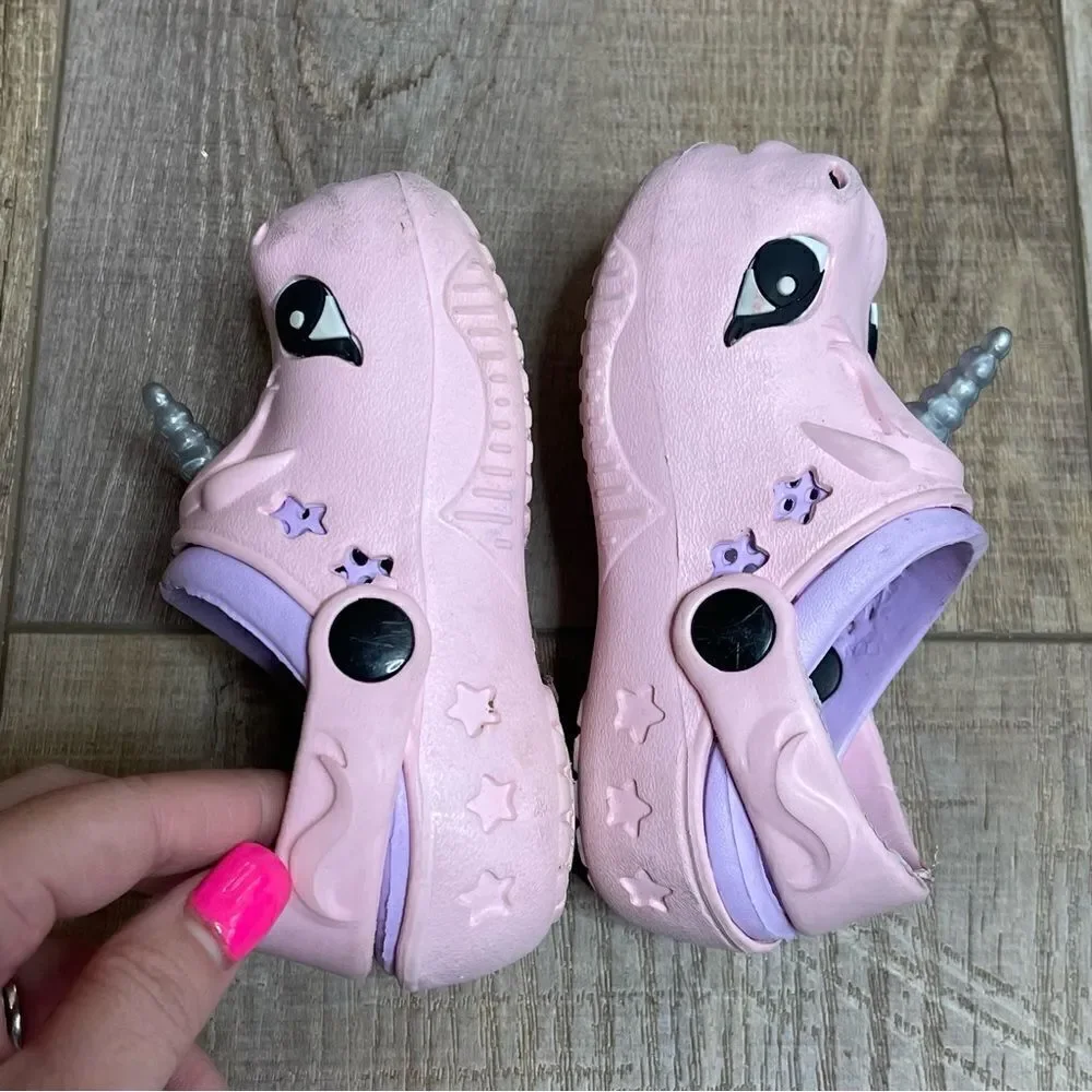 N/A scuffs magical unicorn