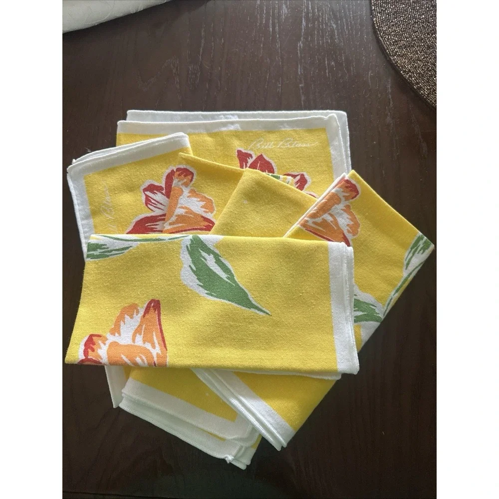 Set of 6 Vintage Yellow Tulip Napkins by Bill Blass Cotton Summer 17