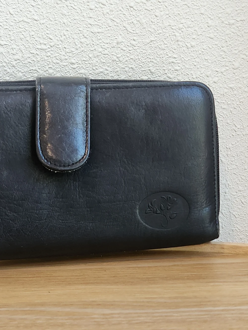 Buxton zip wallet