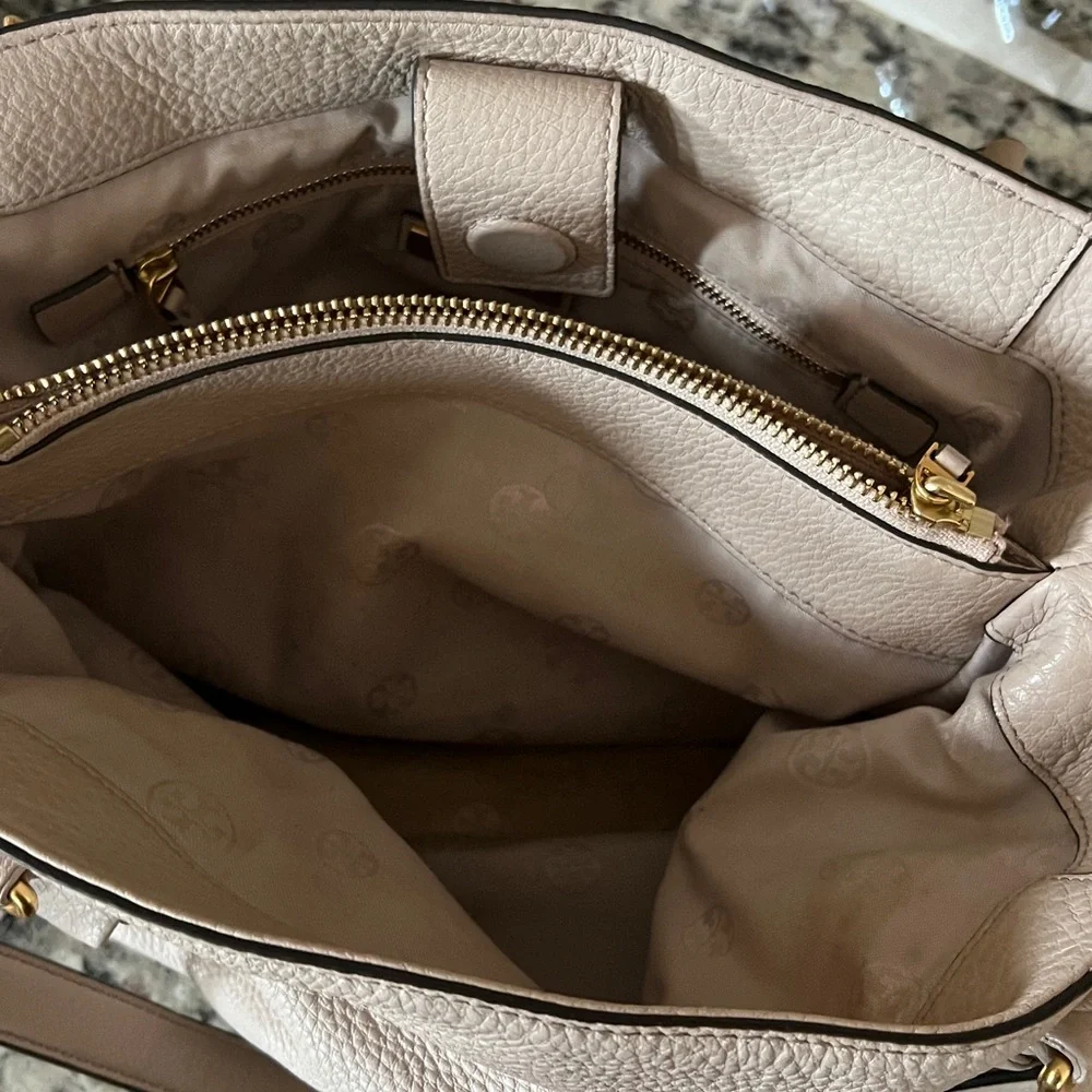 Tory Burch nice authentic