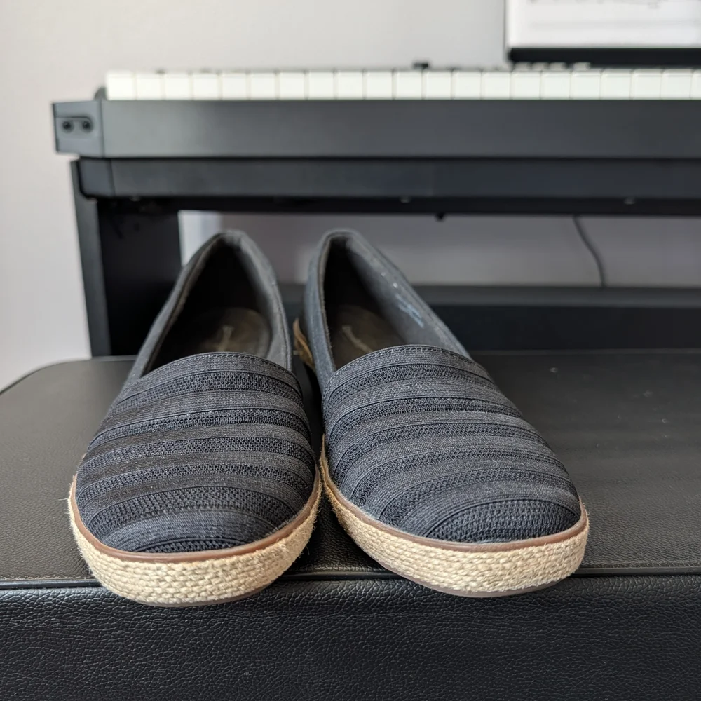 Grasshoppers comfortable black