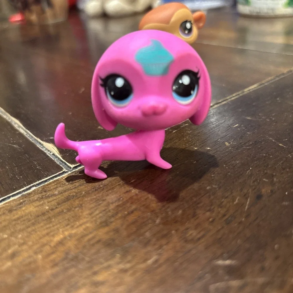 HASBRO LITTLEST PET SHOP LPS good includes