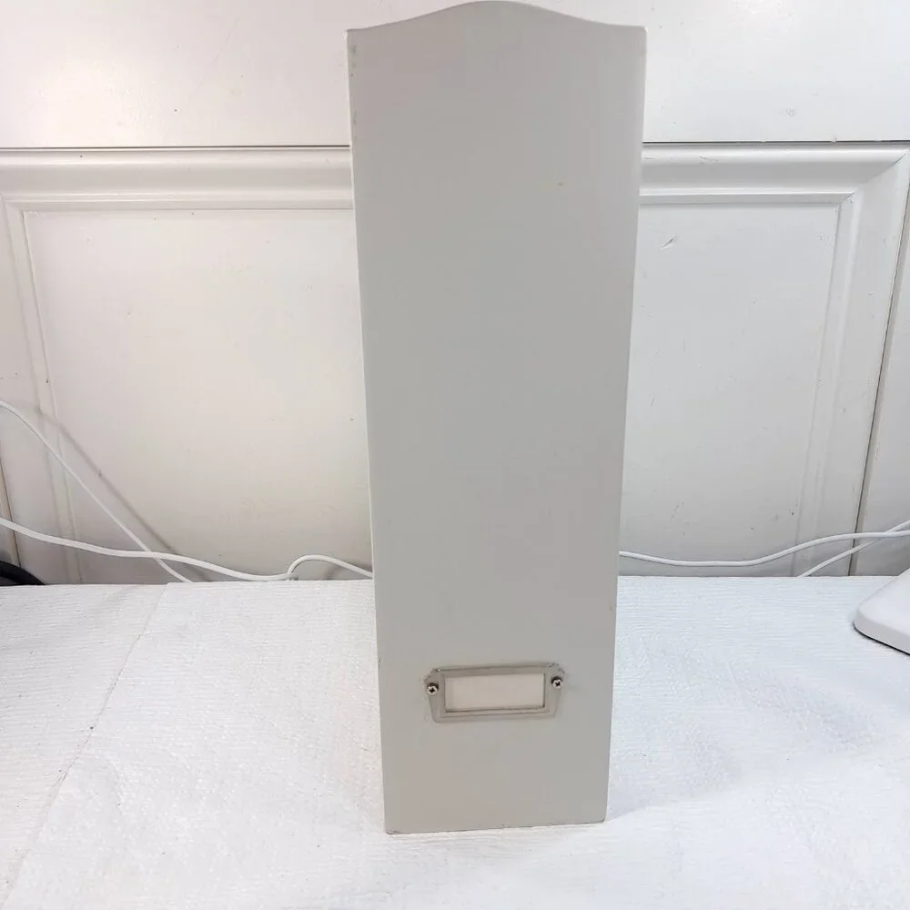 Rubbermaid ikon wood