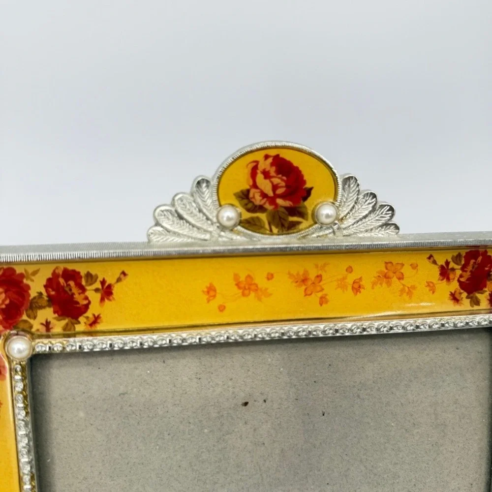 Unbranded picture frame
