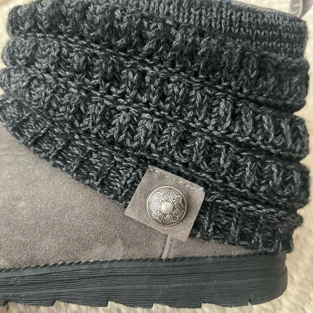 NWOT Muk Luk sz 10 Patti Cable Cuff Boots- Gray Knit Ankle Slippers