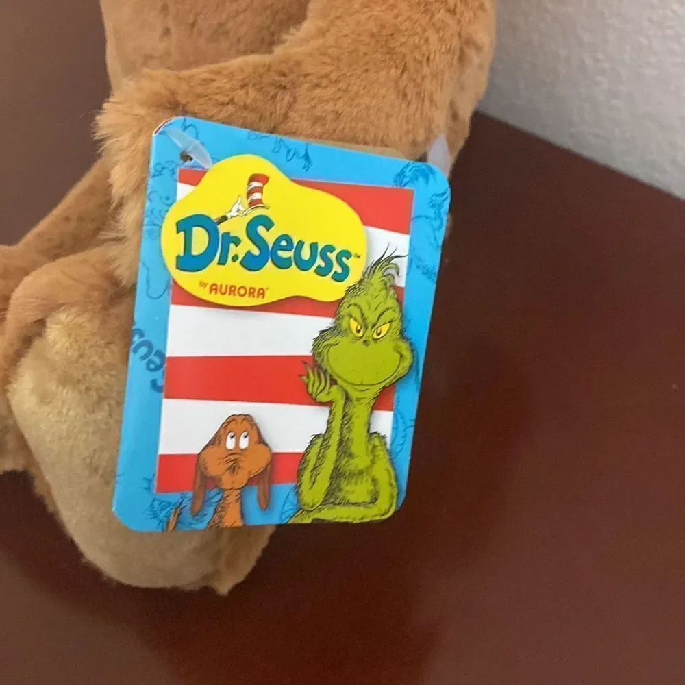 Dr. Seuss give gift