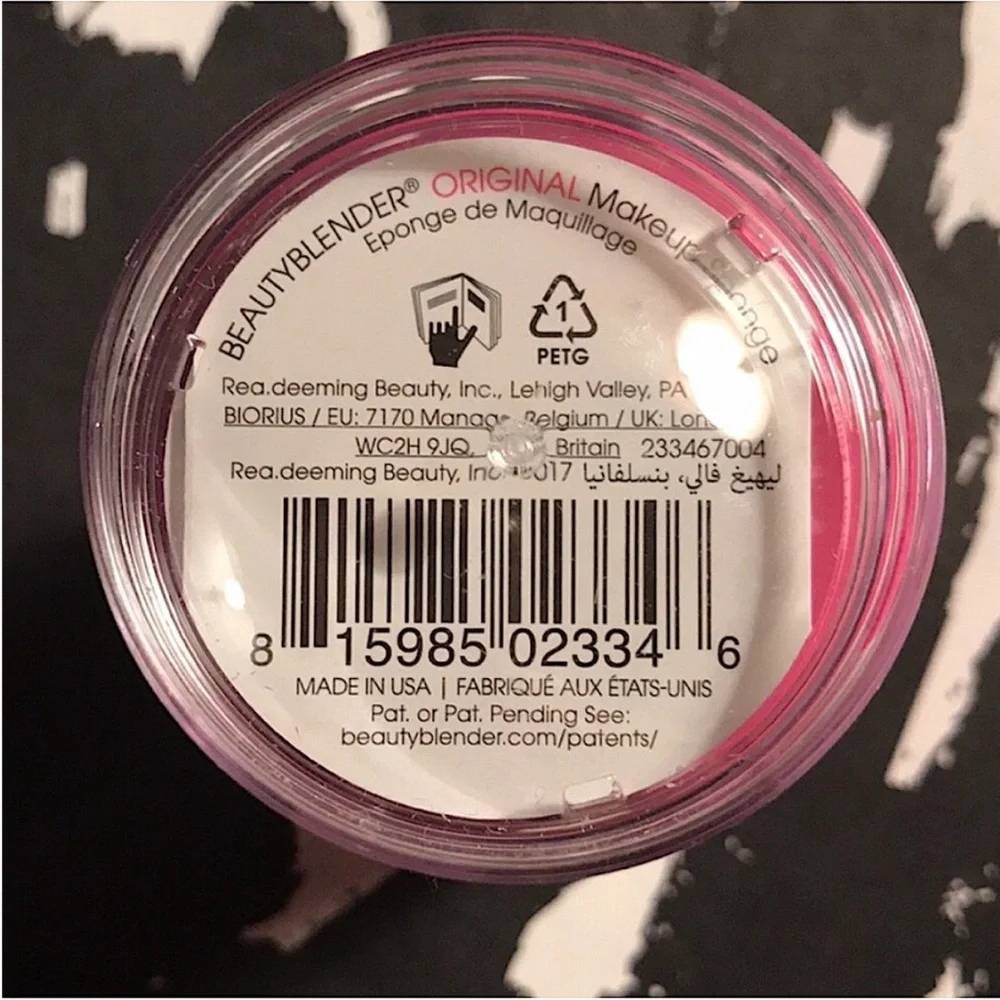 Original beautyblender Sponge in Pink and Solid Lavender Blendercleanser Set