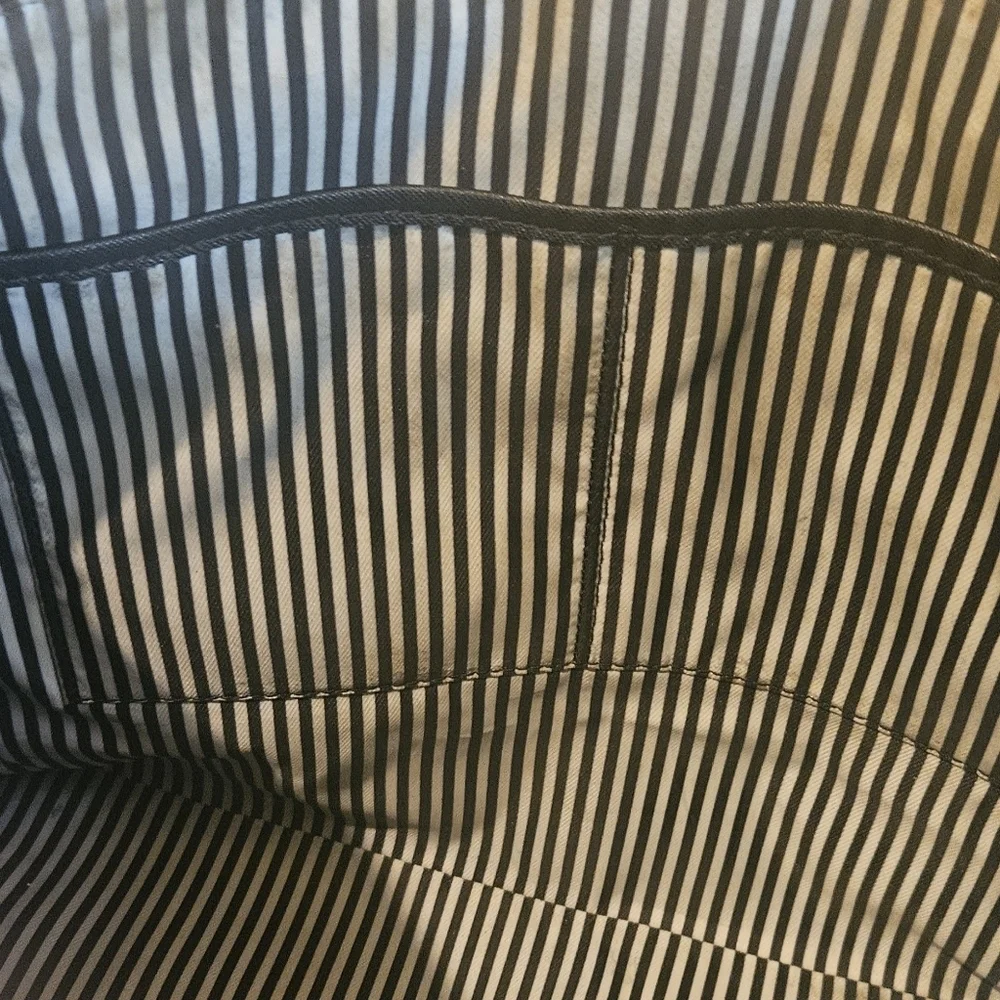 kate spade spacious interior