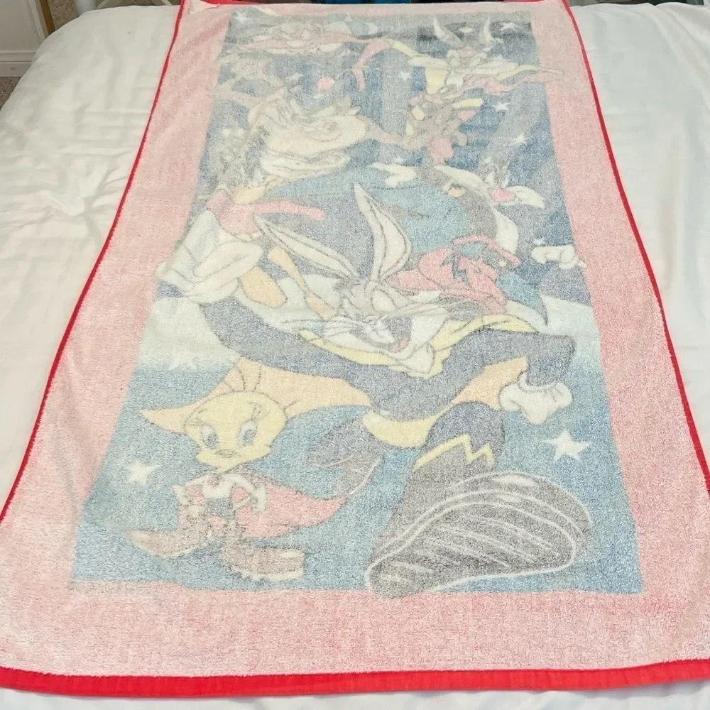 Vintage 1995 Warner Bros. Looney Tunes Red and Blue Beach Towel EVC