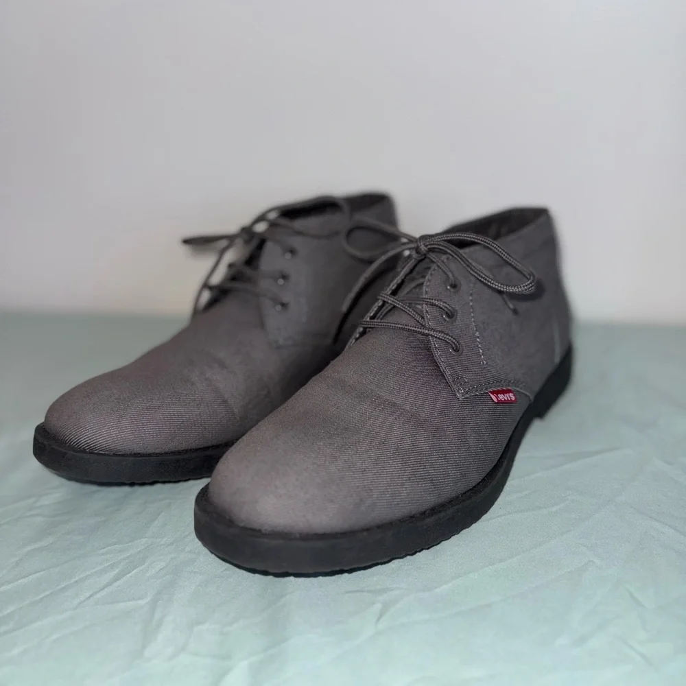 Levis levi grey