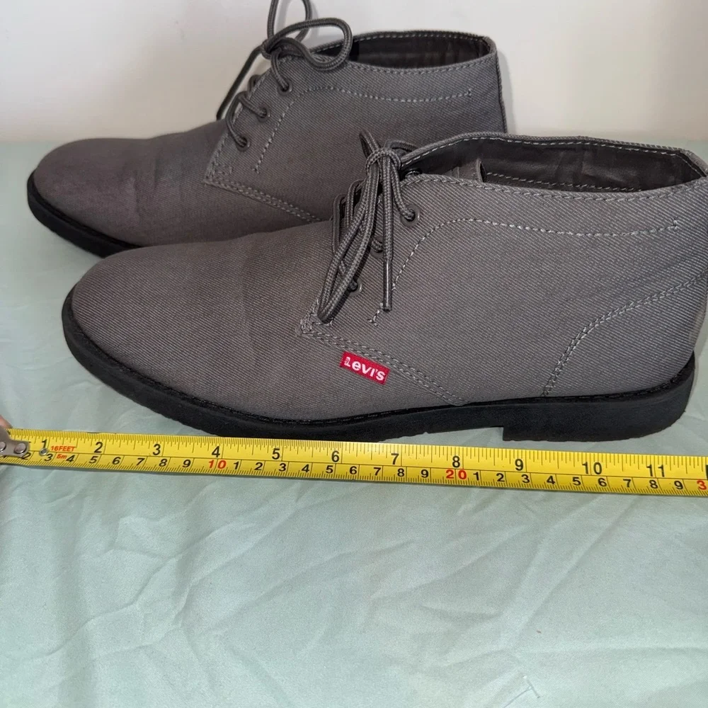 Levis levi grey