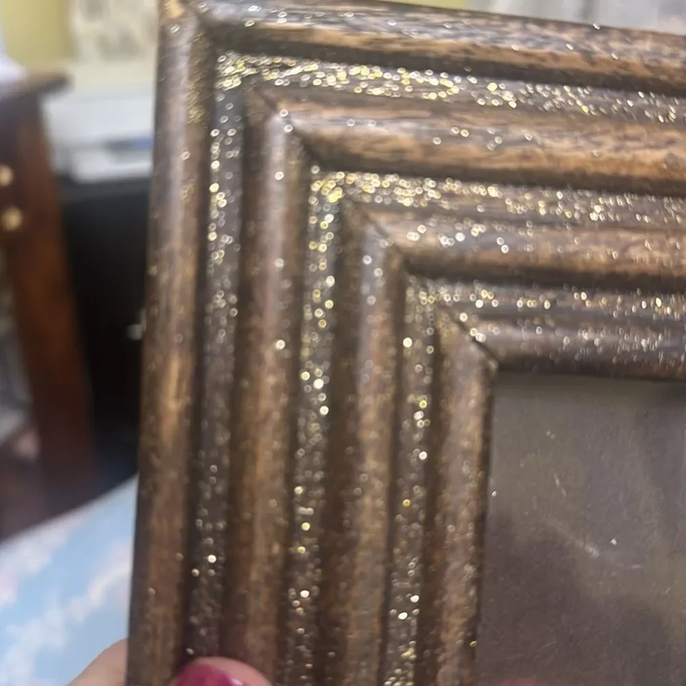 *Cabin-Couture* Rustic Glitter Carved Brown Solid Wood Picture Frame