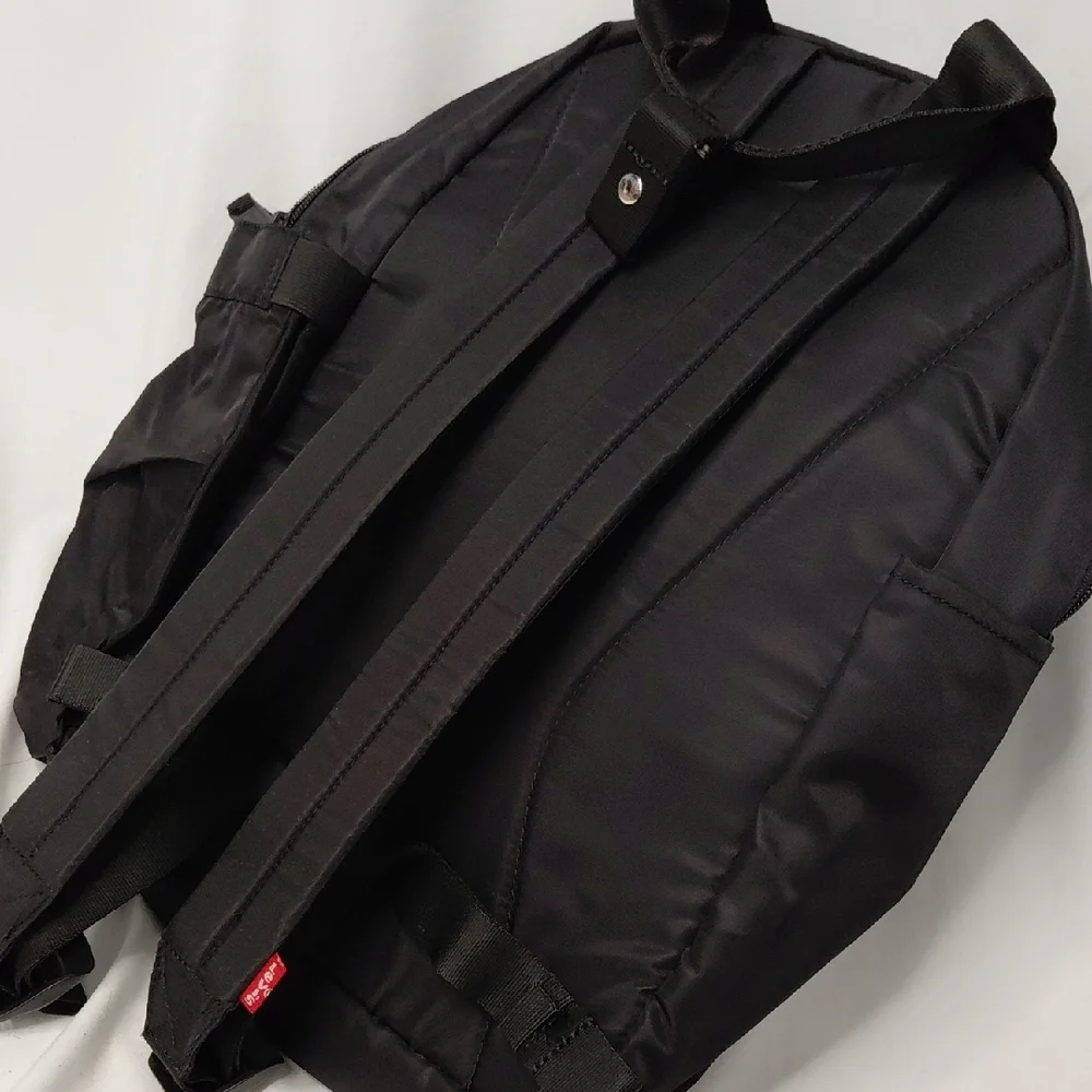 Levis sleek levi