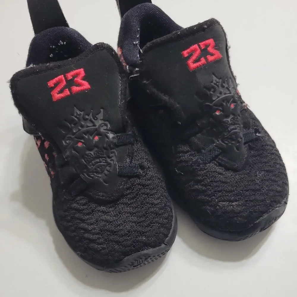 Nike shoes unisex