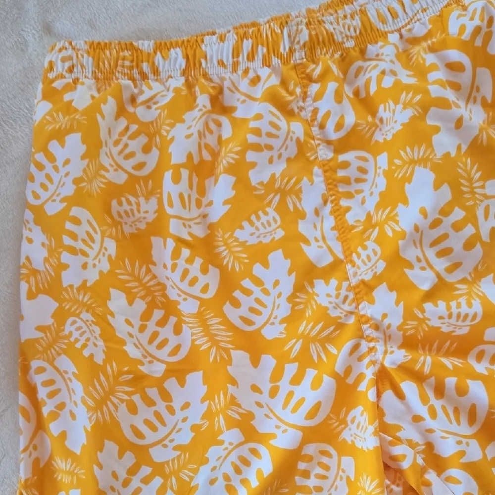 Trader Bay brighten your