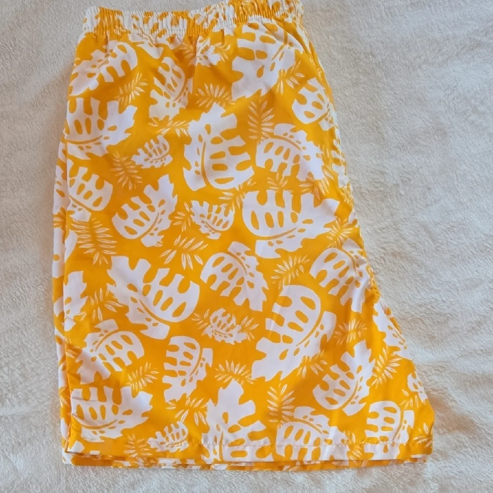 Trader Bay brighten your