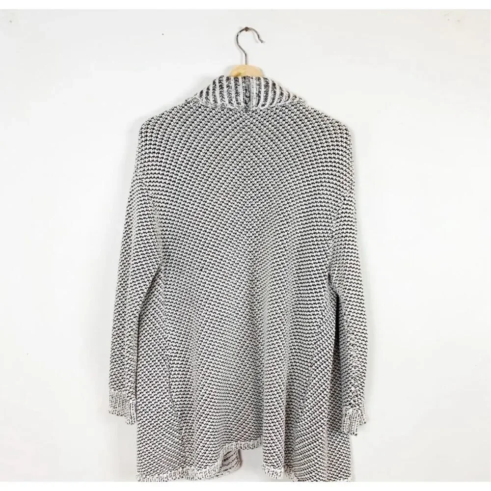 Reiss beautiful cozy