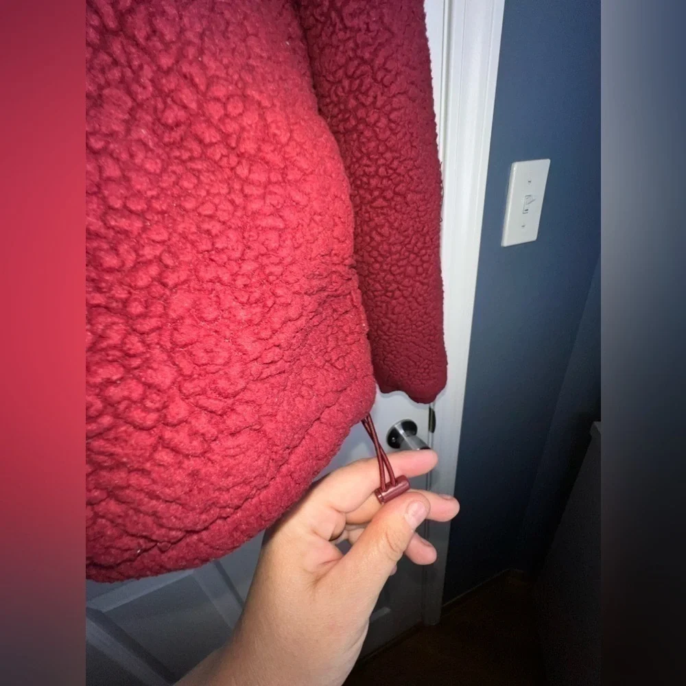 PINK Victorias Secret shoulders pre