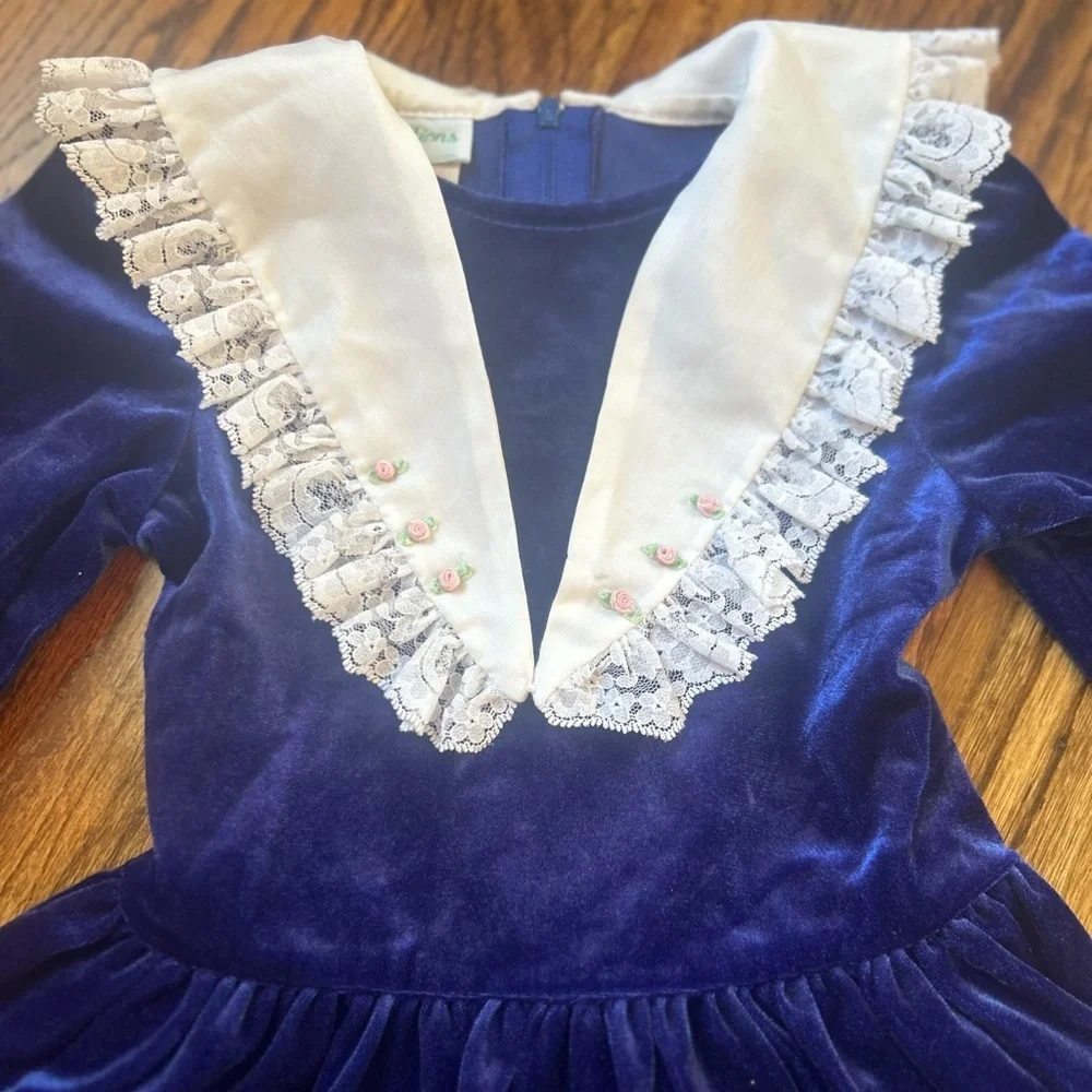 Vintage Rare Editions Blue Velvet Holiday Dress Lace Collar Girls 2T