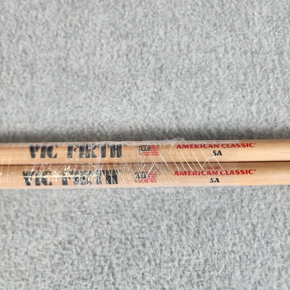 Vic Firth American Classic Hickory Drumsticks Wood 5A‎ 16 Inch Long