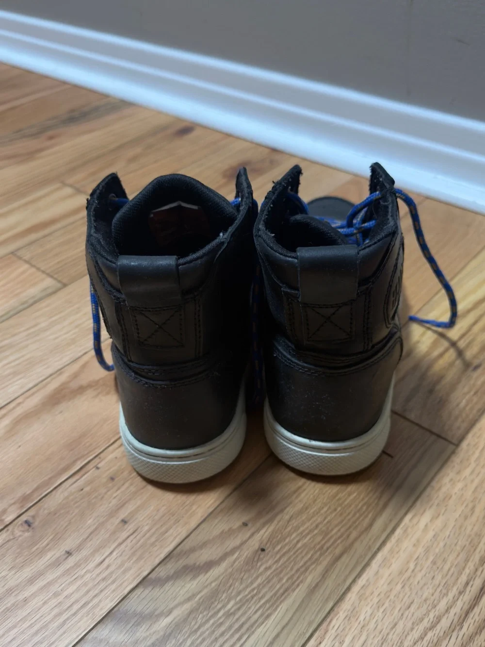 Harley-Davidson Black Leather Chukka Boots with Blue Laces