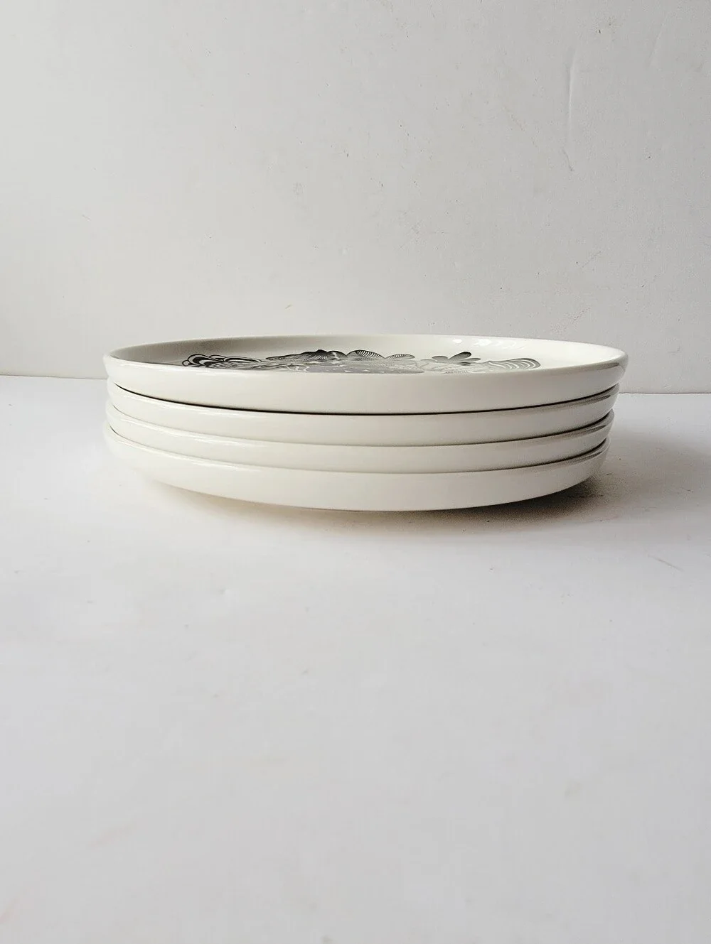 Marimekko Oiva Siirtolapuutarah Black White Floral Retro Salad Plates Stoneware