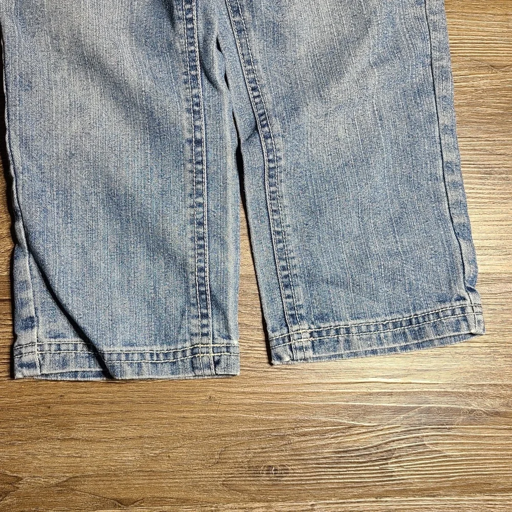 Girls Capris size 7 Regular Faded‎ Glory Denim Flower On Pocket