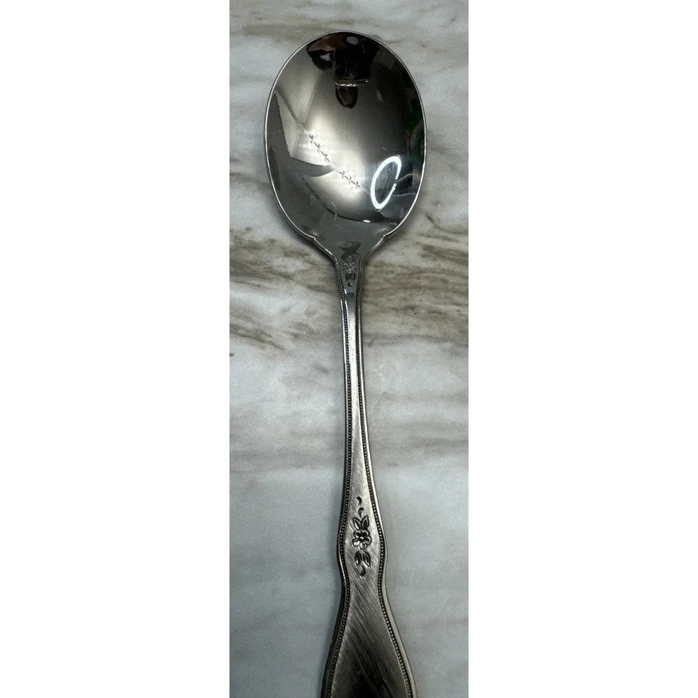 Oneida piece set