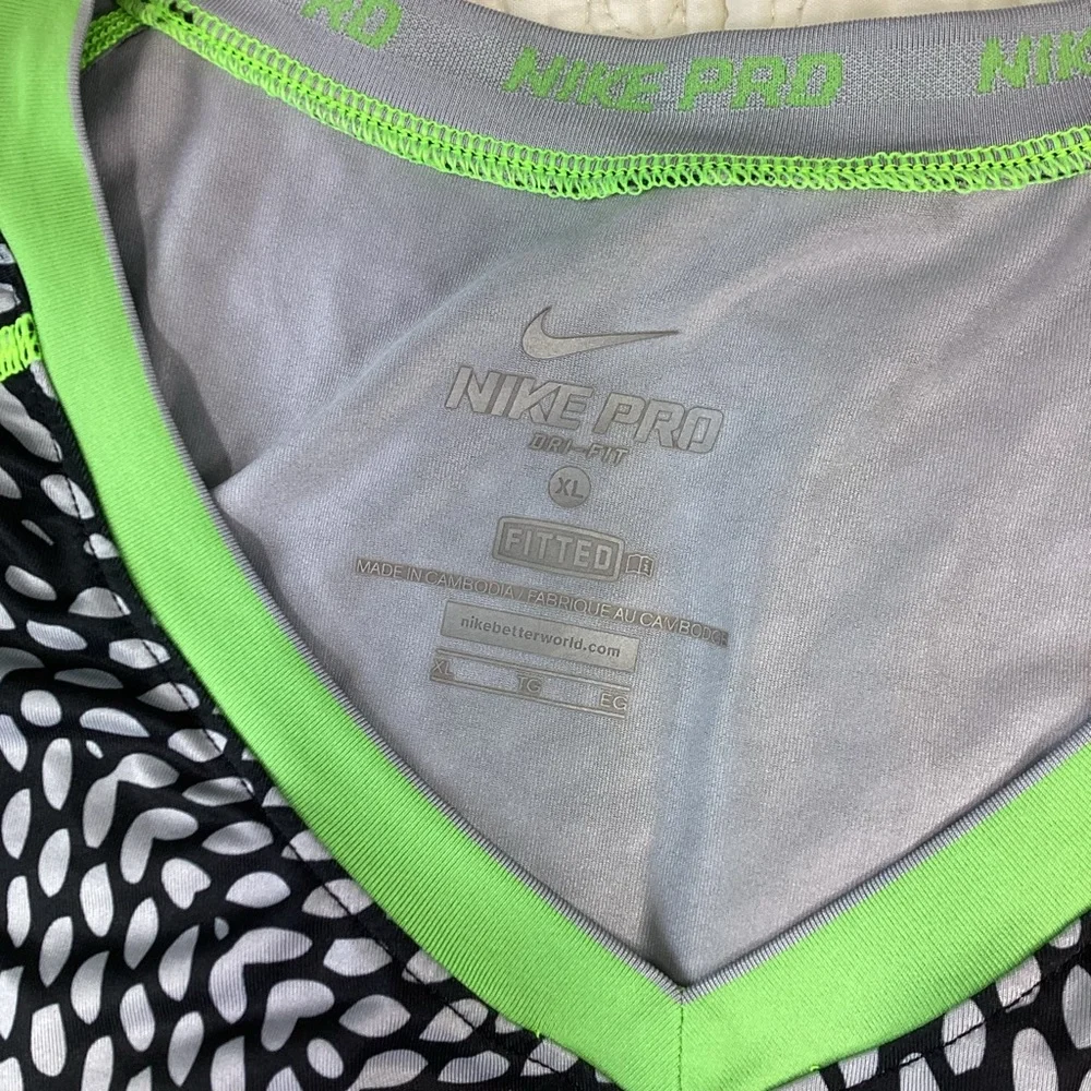 Nike Pro Dri-Fit Fitted Long Sleeve V-Neck Athletic Retro Print Workout Size XL