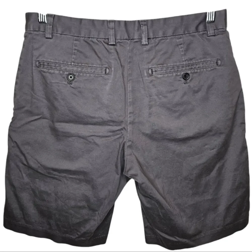 Banana Republic Aiden Shorts Flat Front Pocketed Zipper and Button Closure 32 W