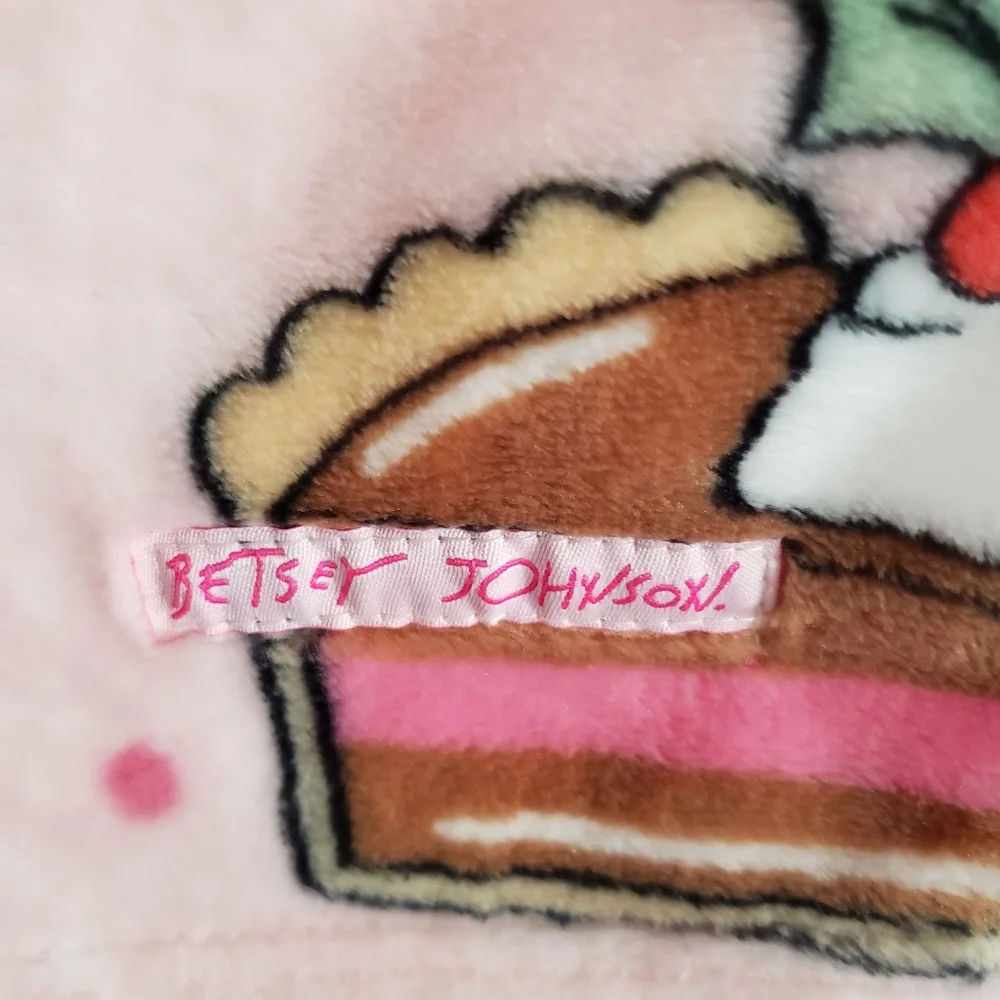 Betsey Johnson will snowman size