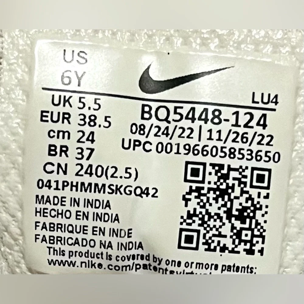 Nike Kids‎ White and Pink Sneakers