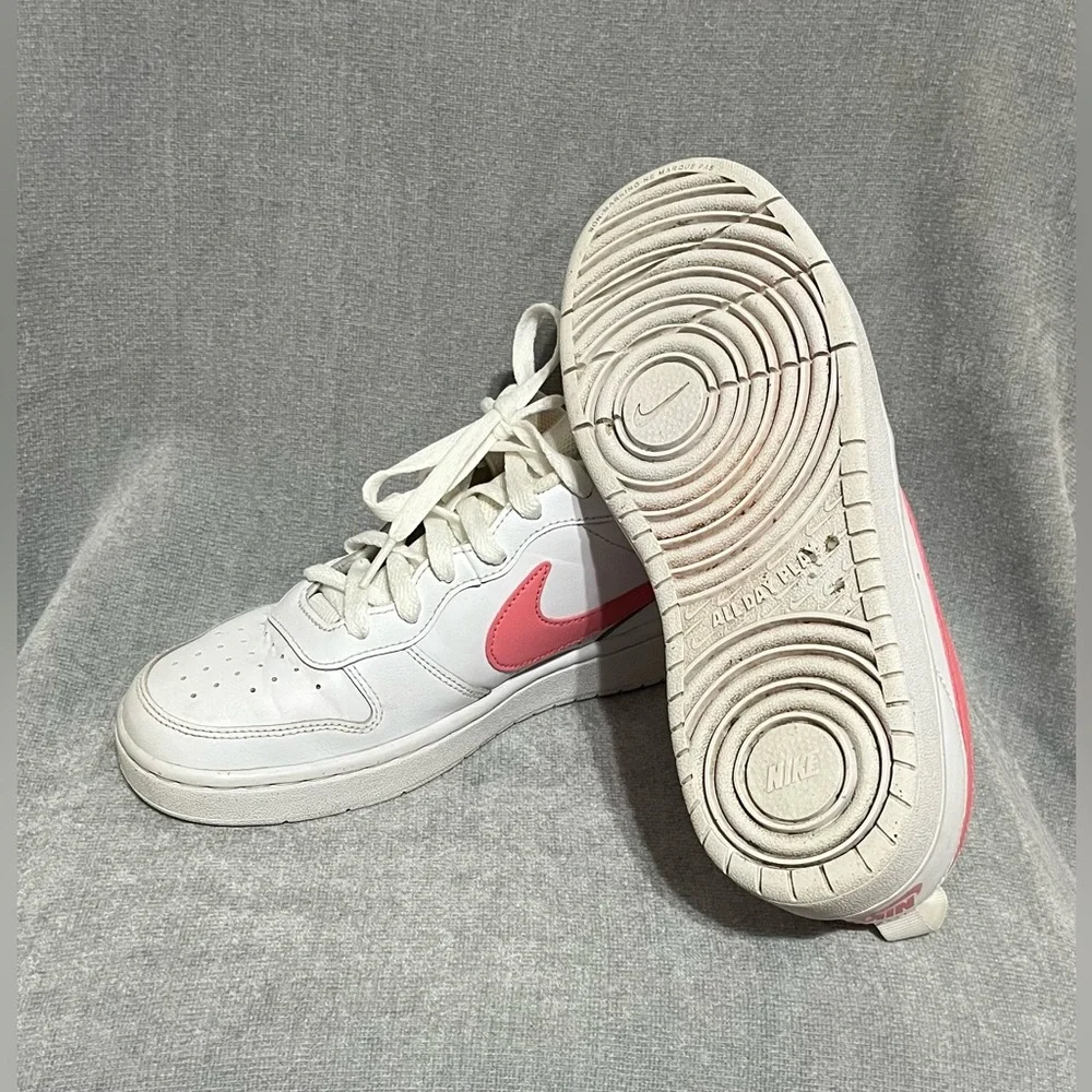 Nike Kids‎ White and Pink Sneakers