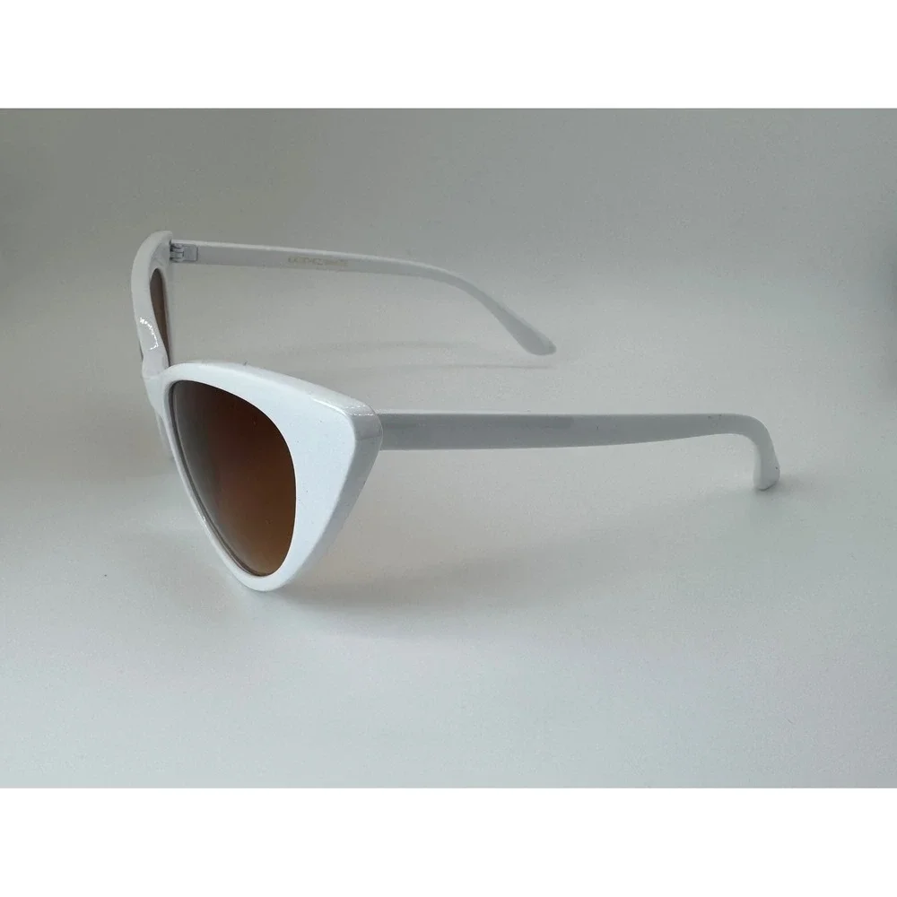 KATEYEZ White Retro Cat Eye Sunglasses Brown Gradient Lens