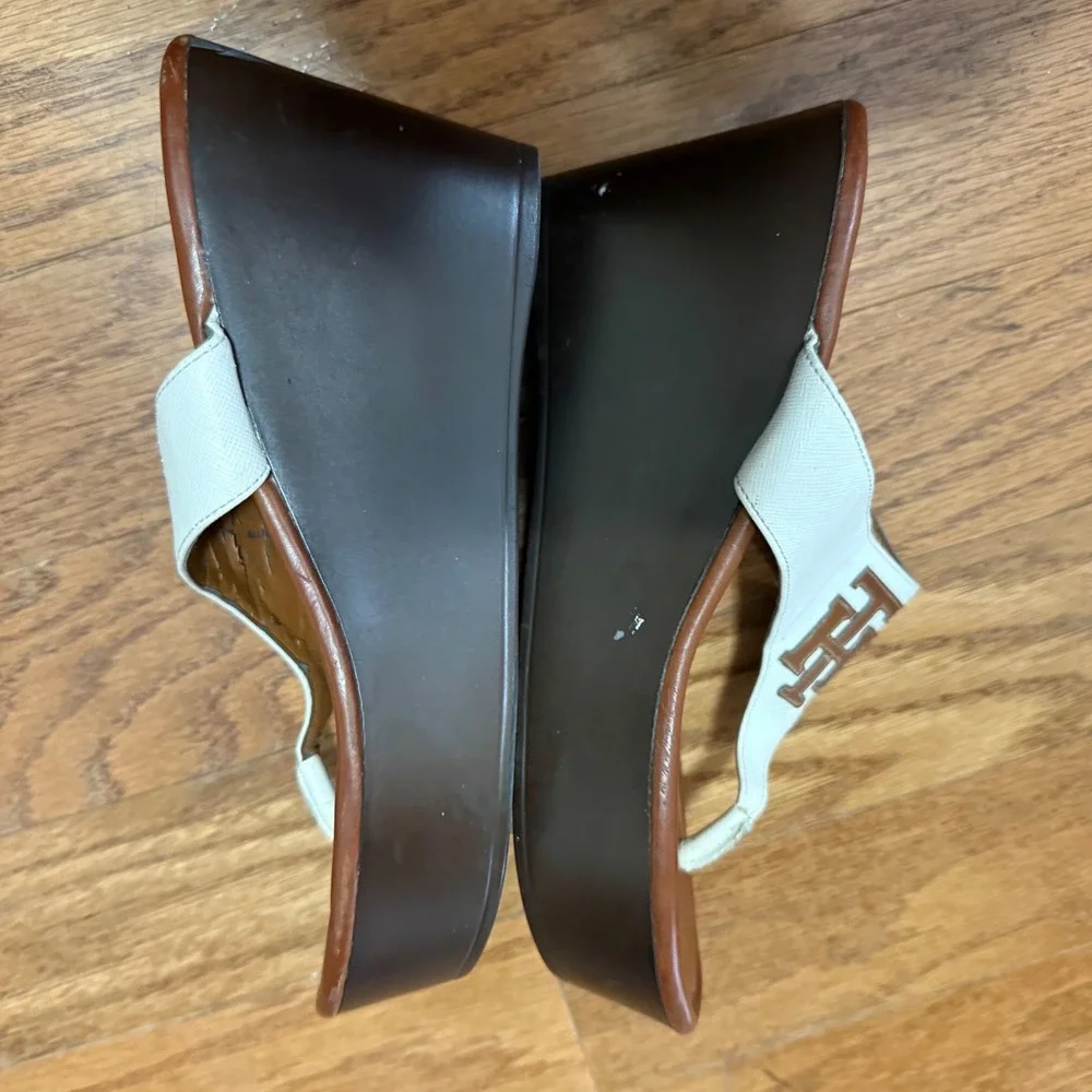 Tommy Hilfiger Womens Size 7.5‎ White Brown TH Logo Wedge Flip Flop Sandals
