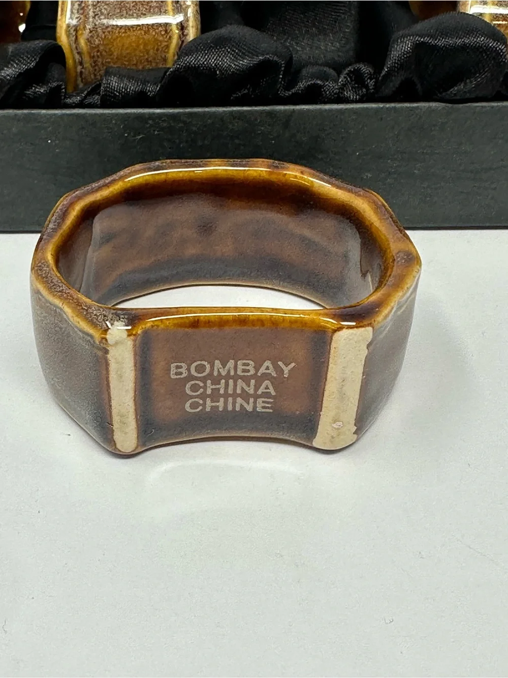 NEW!! BOMBAY COMPANY Dinner Napkin Rings Set of 8 in Rhino Brown Tan Ceramic S6