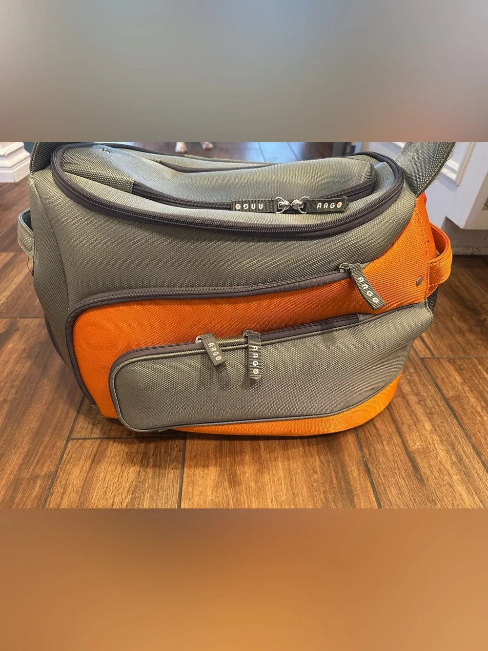 Argo Pet Airline TSA Approved Carrier Size Large Orange/Grey Great Condition
