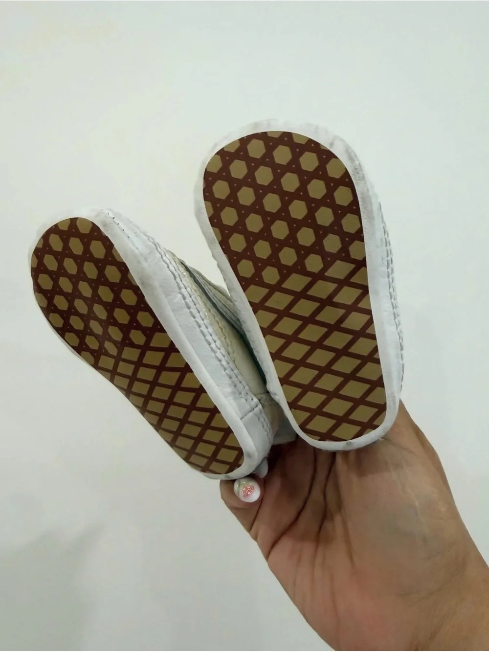VANS Sparkle Low-Top Sneaker in Cream