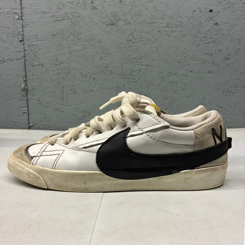 Nike visible stains