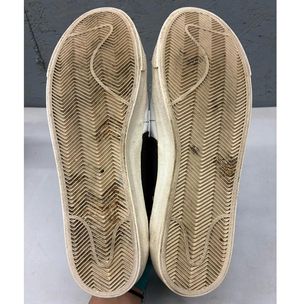 Nike visible stains