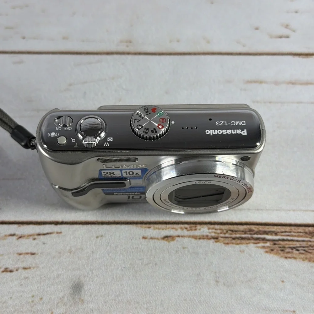 Panasonic Lumix TZ3 10x Zoom Leica Lens Camera Silver NOT WORKING Parts Only